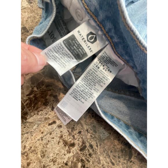 LEVI’S 501 SHORTS DENIM DISTRESSED PREMIUM SZ 26 GRUNGE RIPPED RUGGED AESTHETIC - Picture 8 of 16